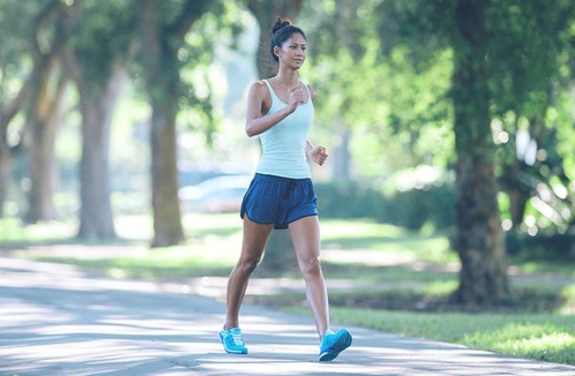 đi bộ có giảm cân không? Đi bộ kết hợp đánh tay