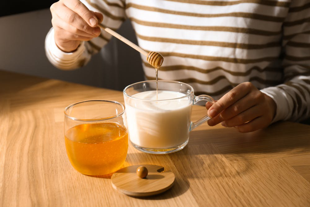 uống mật ong có tăng cân không? Mật ong và sữa đặc
